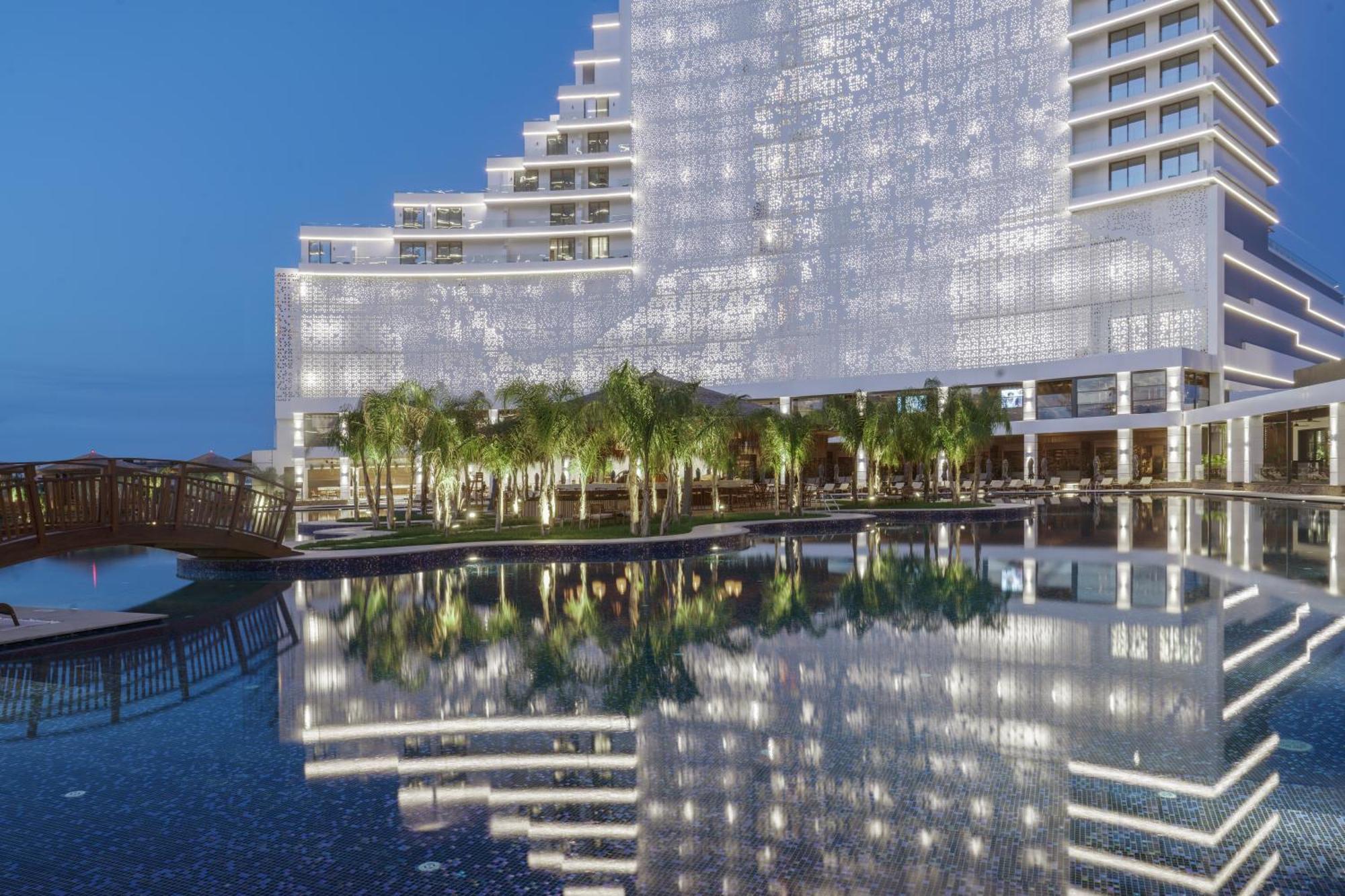 Grand Sapphire & Casino Otel 5*