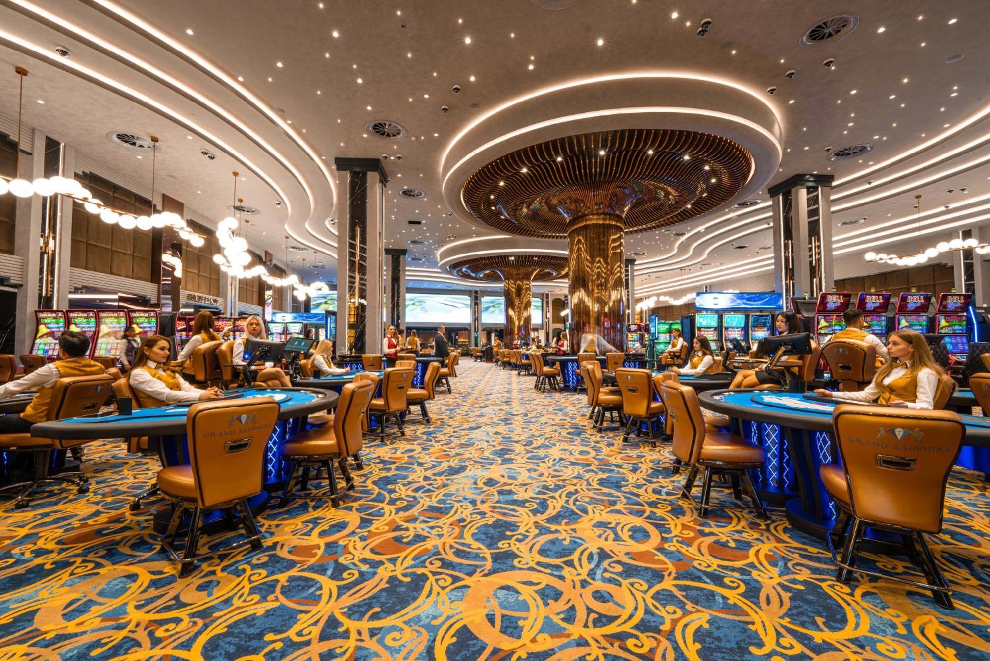 Grand Sapphire & Casino Otel 5*