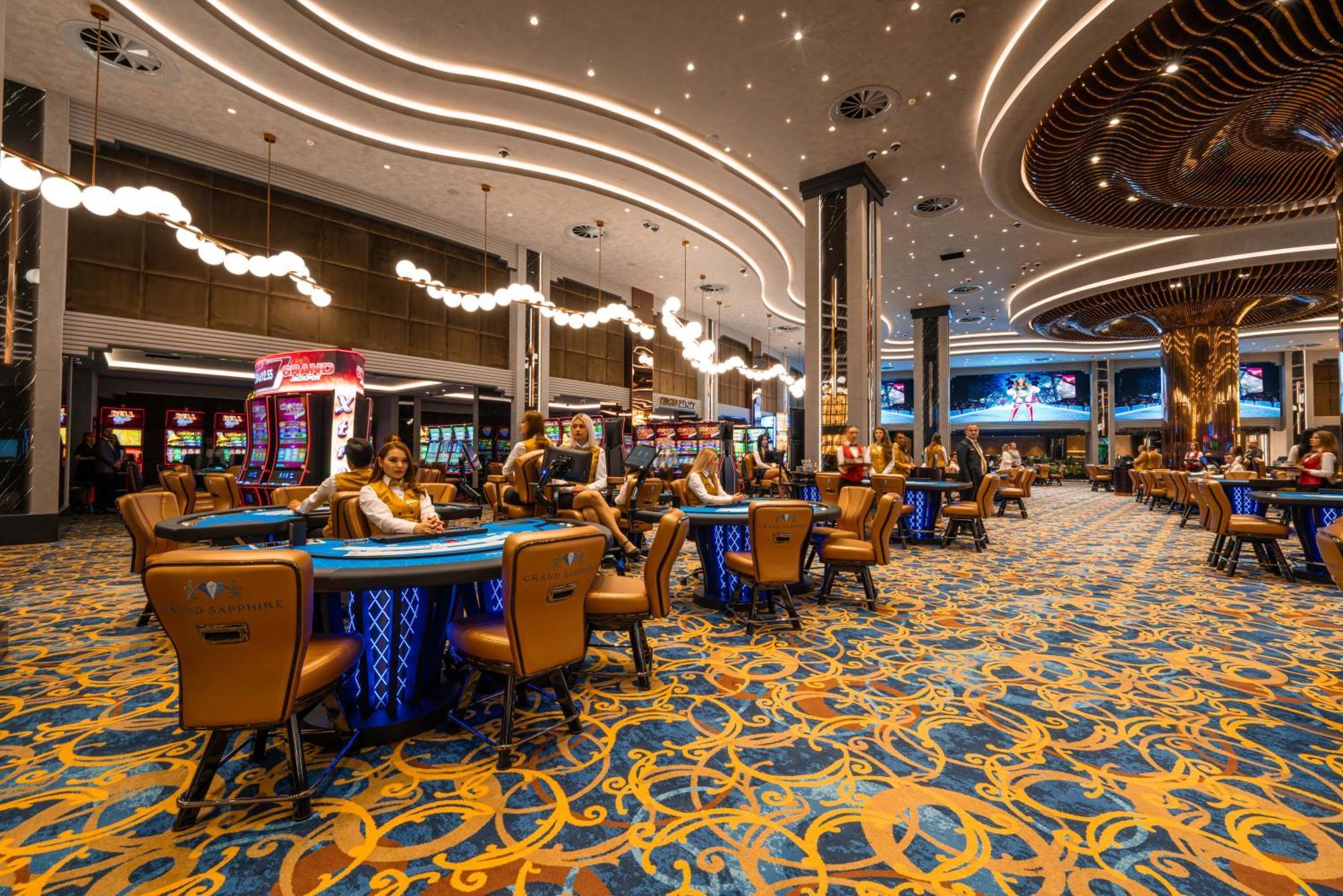 Grand Sapphire & Casino Otel